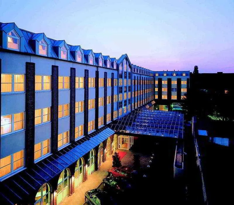 Dorint Airport-Hotel Berlin-Tegel 3*, Berlin